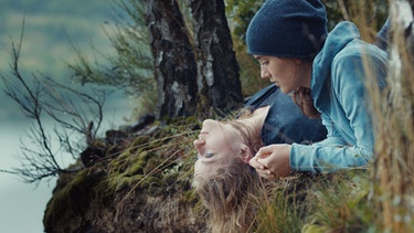 Von links: Manja (Lara Feith) und Louk (Paula Hüttisch). | Bild: BR/wirFilm GbR