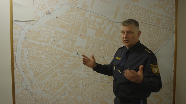 Christian Weis, Polizeidirektor der Polizeiinspektion 11 in der Münchner Innenstadt. | Bild: BR/Südkino Filmproduktion GmbH