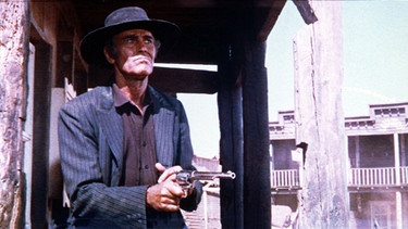 Der eiskalte Killer Frank (Henry Fonda) hat den Farmer McBain und seine drei Kinder auf dem Gewissen. | Bild: 2003 by Paramount Pictures Corporation/BR