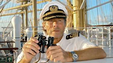 Kapitän Jensen (Horst Janson) sticht mit der "Royal Clipper" in See. | Bild: ARD Degeto/BR/Hans-Joachim Pfeiffer