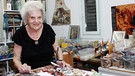 "Die Kunst hält mich am Leben!". Ilana, 90 Jahre, in ihrem Atelier. | Bild: BR/Giora Shafir