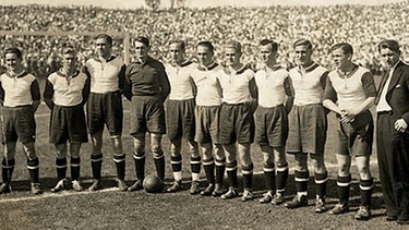 Siegerfoto der Meisterelf 1932 | Bild: BR/ FC Bayern München