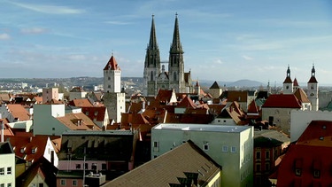 Regensburg, die sogenannte nördlichste Stadt Italiens, umgarnt Besucher mit seinen charmanten Gässchen, Türmen und dem weltbekannten Dom. | Bild: BR