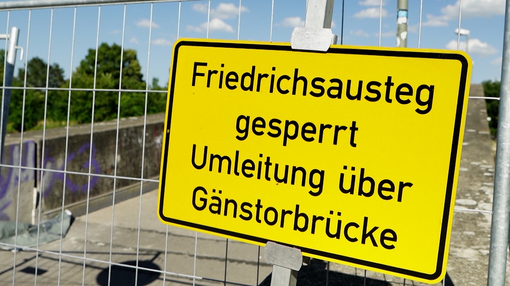 Brückensperrungs-Schild | Bild: BR