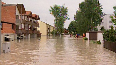 Jahrhundertflut nach Dammbruch in Neuburg an der Donau | Bild: BR