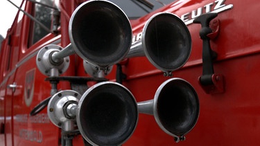 Signalhorn an altem Feuerwehrauto | Bild: BR