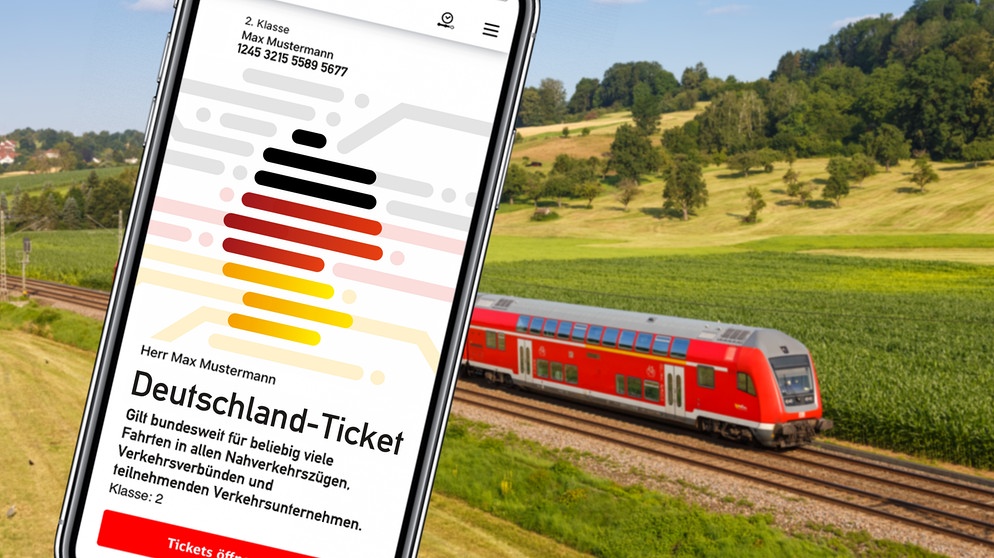 Deutschland-Ticket D-Ticket oder 49 Euro Ticket auf einem Handy mit Regionalbahn Regionalzug - Fotomontage | Bild: picture alliance / Markus Mainka | Markus Mainka