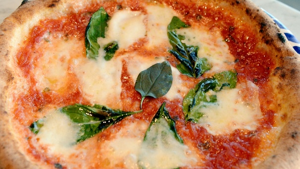 Pizza Napoletana | Bild: picture-alliance/dpa
