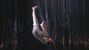 Eine Tänzerin in der Bewegung | Bild: BR