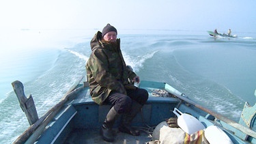 Francesco Padovan im Fischerboot | Bild: BR