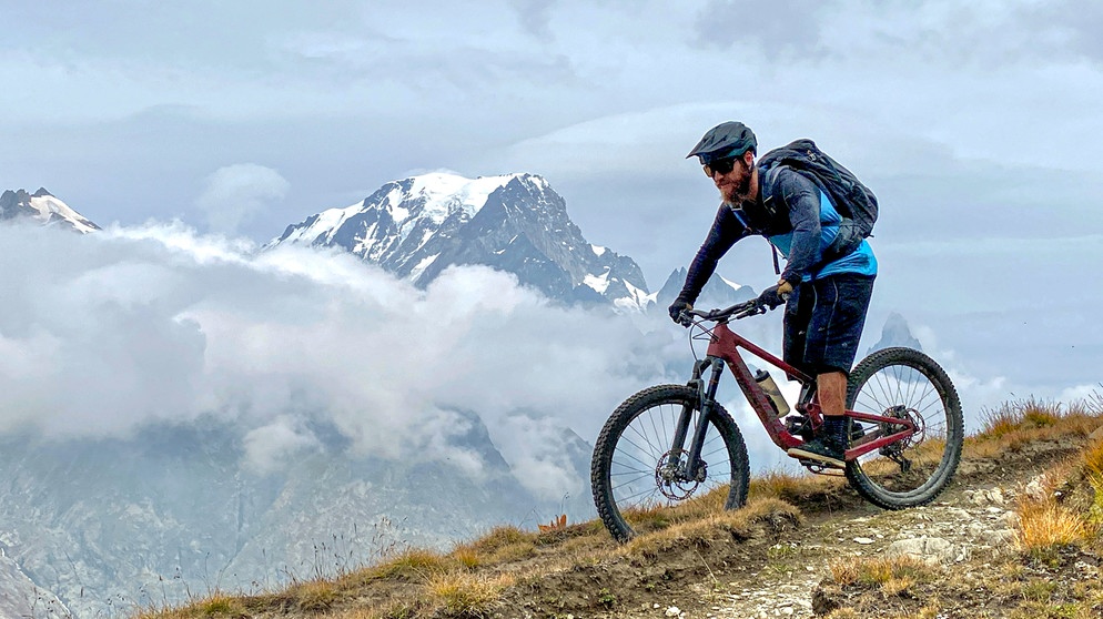 Szenen auf der MTB-Tour zwischen Aostatal, Mont Blanc und Briancon | Bild: BR/Michael Düchs