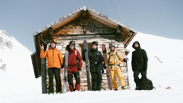 Die Freerider von Mountain Tribe bei ihrem Film-Projekt Cross-Tyrol | Bild: Mountain Tribe