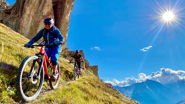 Mit Eric Hauffe, Stefan Neuhauser und Nathalie Pfab unterwegs zwischen Aostatal und Briancon | Bild: BR/Michael Düchs