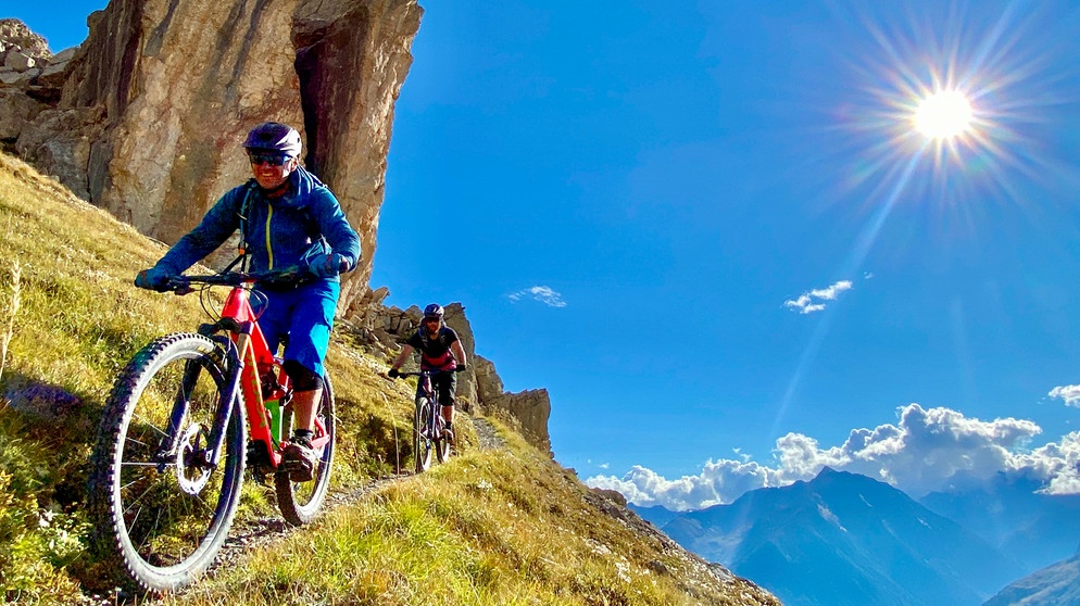 Mit Eric Hauffe, Stefan Neuhauser und Nathalie Pfab unterwegs zwischen Aostatal und Briancon | Bild: BR/Michael Düchs
