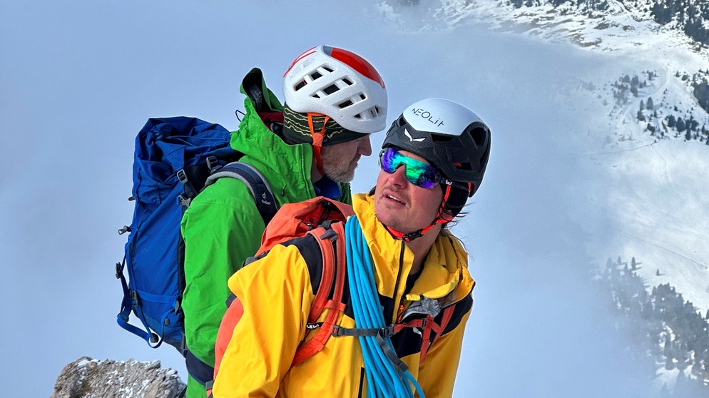 Simon Gietl beim Winterklettern in den Dolomiten | Bild: BR/Michael Düchs