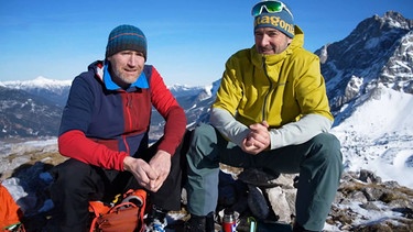 Ulli Steiner und Michi Düchs am Berg im Gespräch | Bild: BR