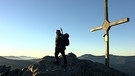 Harald Grill am Gipfel des Osser | Bild: BR