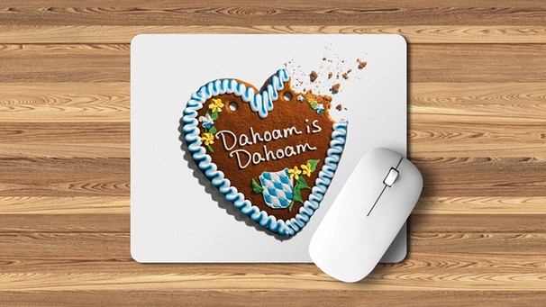 Mousepad mit "Dahoam is Dahoam"-Herz und Maus | Bild: BR