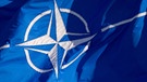 NATO-Flagge | Bild: Daniel Naupold/dpa