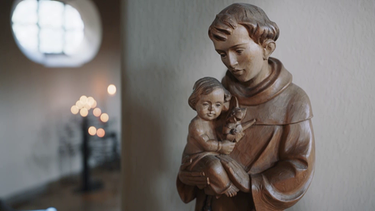 Heiligenfigur in einer Kirche  | Bild: ARTE/BR/ECO Media TV-Produktion