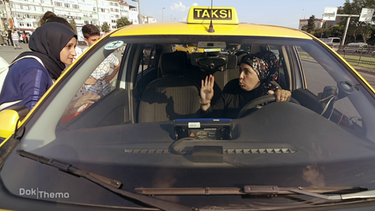 Taxifahrerinnen in Istanbul | Bild: BR