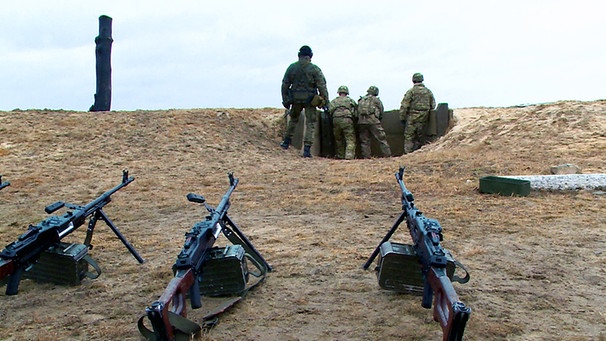 Amerikanische und polnische Soldaten beim Manöver | Bild: BR