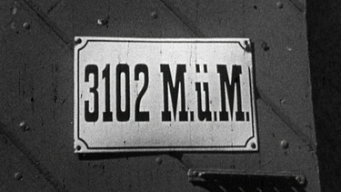 Ein Schild mit der Aufschrift "3102 M.ü.M." | Bild: BR