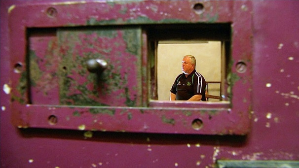 Robert McClenaghan in der Gefängnisszelle | Bild: BR