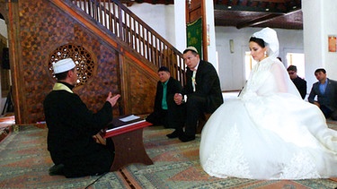 Eine Hochzeit in einer Moschee | Bild: BR