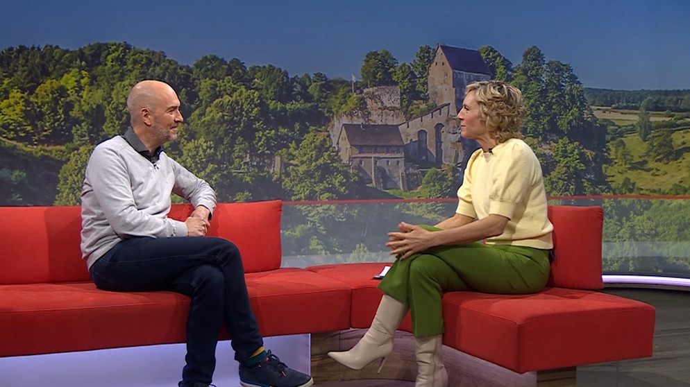 Stefan Straßer im Live-Interview mit Julia Büchler. | Bild: BR