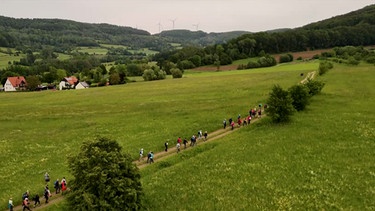 Luftbildaufnahme der Wanderschaft in Litzendorf. | Bild: BR