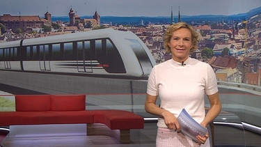Julia Büchler moderiert die Frankenschau aktuell am 12. Dezember. | Bild: BR