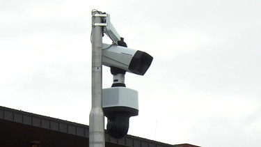 Videoüberwachungskamera in Würzburg. | Bild: BR