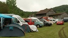 Campingplatz im Regen | Bild: BR