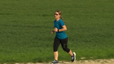 Carolin Heckel während dem Laufen. | Bild: BR