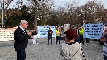 Kundgebung zur Schließung des Bamberger Schlachthofs. | Bild: BR