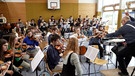 Eine Probe des Jugendsymphonieorchester Oberfrankens im Schullandheim Pottenstein. | Bild: BR
