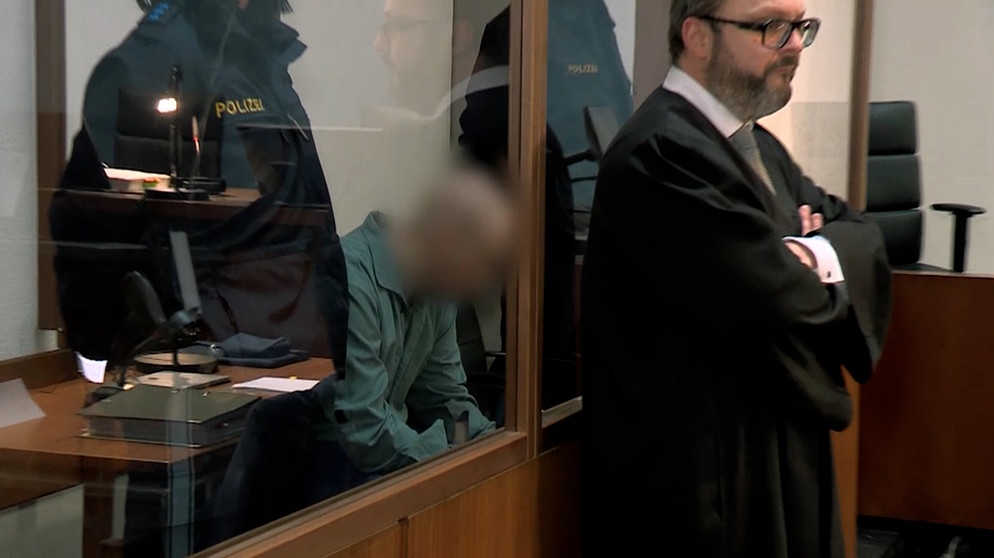 Aufnahme des Angeklagten im Prozess Wunsiedel. | Bild: BR