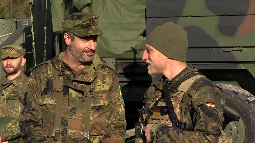 Soldaten am Tag der offenen Tür Truppenübungsplatz Wildflecken. | Bild: BR
