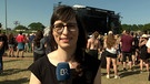 BR-Korrespondentin Tina Wenzel bei "Rock im Park". | Bild: BR
