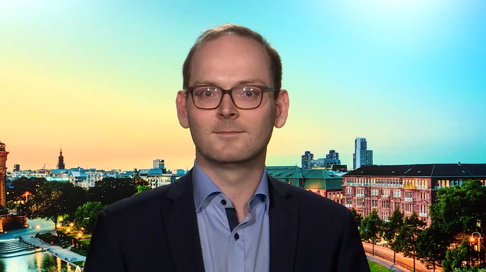 Prof. Dr. Constantin Wurthmann gibt seine Einschätzungen zur Landtagswahl Bayern in der Frankenschau aktuell. | Bild: BR
