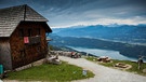 Die Alexanderhütte mit Blick auf den Millstätter See | Bild: André Goerschel