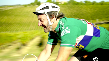 Heldenhaft tritt der Schmidt Max bei der Eroica, dem bekanntesten Retro-Radrennen, in die Pedale | Bild: André Goerschel