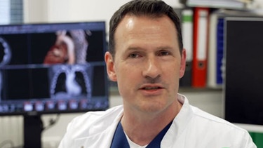 Prof. Dr. med. Sven Peterß Herzchirurg, LMU Klinikum, München-Großhadern  | Bild: BR/Heinhold