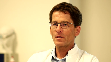Prof. Dr. med. Rainald Fischer, Facharzt für Innere Medizin und Pneumologie, München | Bild: BR