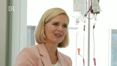 Portrait von Dr. med. Daniela Grenacher-Horn Fachärztin für Hämatologie und internistische Onkologie, München  | Bild: BR