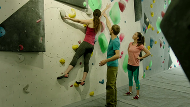 Bouldern ist ein Ganzkörpersport. | Bild: BR