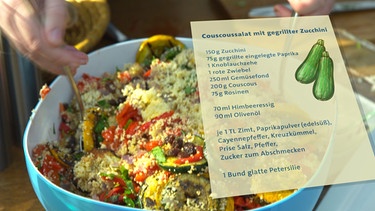 Rezept "Couscous-Salat mit gegrillten Zucchini" | Bild: BR