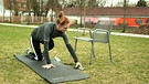 Vanessa trainiert mit einer Fitness-App | Bild: BR