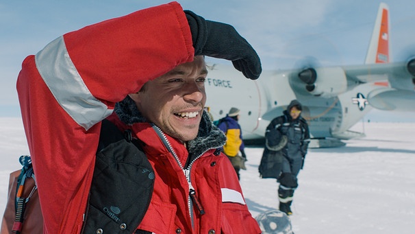 Checker Tobi und das Geheimnis unseres Planeten / Tobi Krell in Grönland im Camp des East Greenland Ice-core Projects (kurz: EGRIP) | Bild: MFA